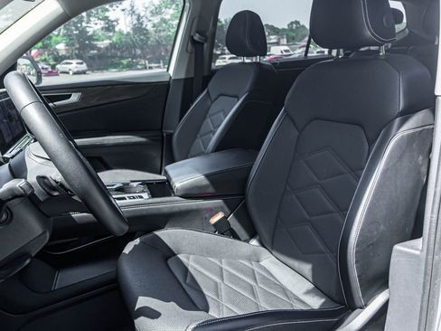 Used 2024 Volkswagen Atlas SE image 13