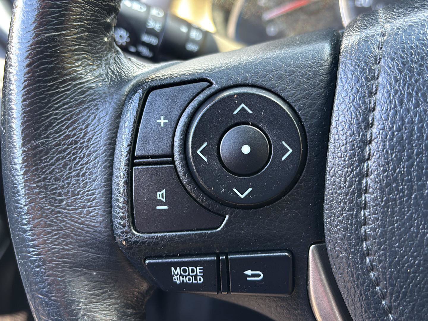 Used 2013 Toyota RAV4 Limited AWD/4WD image 24