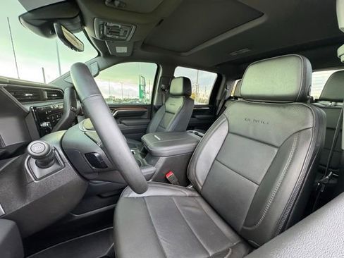 Used 2025 GMC Sierra 3500 Denali w/ Denali Reserve Package image 20
