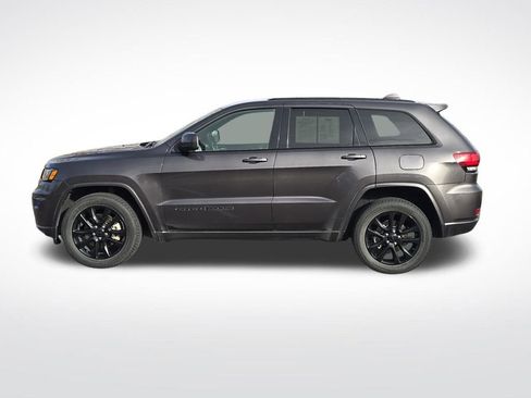 Used 2021 Jeep Grand Cherokee Laredo X image 2