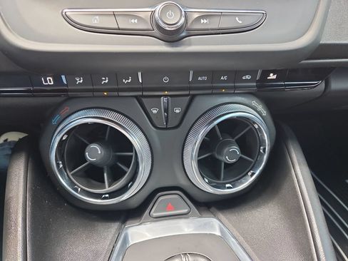 Used 2018 Chevrolet Camaro LT RWD image 37