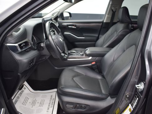 Used 2022 Toyota Highlander Limited image 16