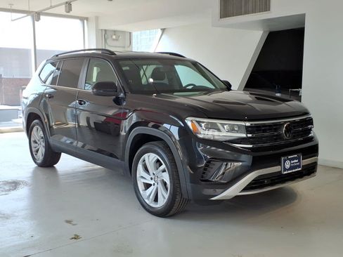 Used 2023 Volkswagen Atlas SE AWD/4WD image 3