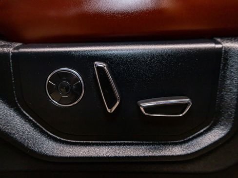 Used 2020 Ford F450 Platinum w/ FX4 Off-Road Package image 27