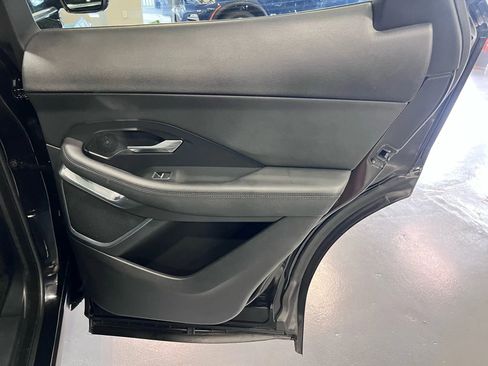 Used 2018 Jaguar E-PACE S image 21