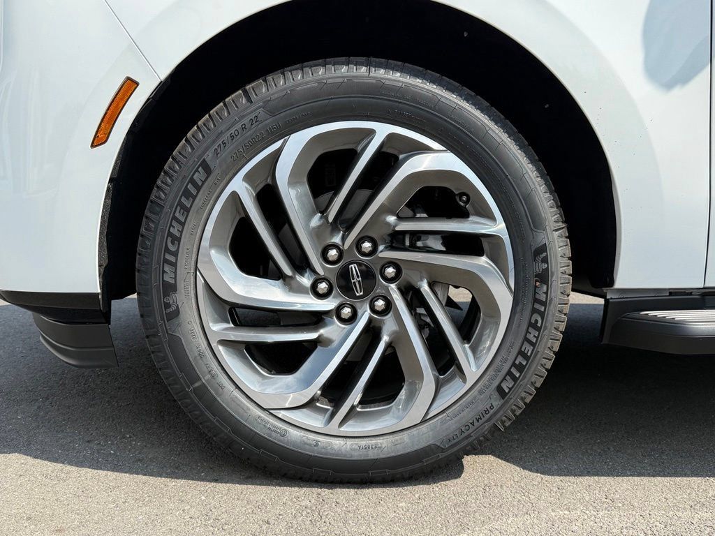 New 2027 Lincoln Navigator Premiere AWD/4WD image 31