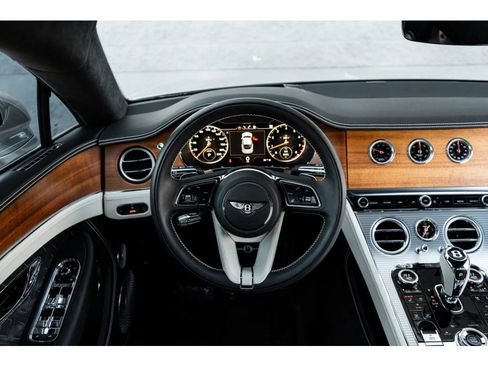 Used 2023 Bentley Continental GT V8 image 26