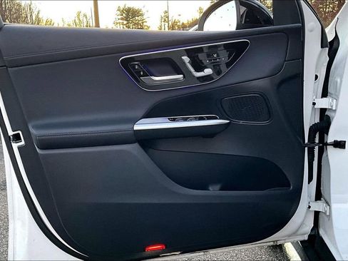 Certified 2025 Mercedes-Benz GLC 43 AMG 4MATIC image 18