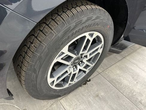 New 2025 Ford Expedition Active image 46