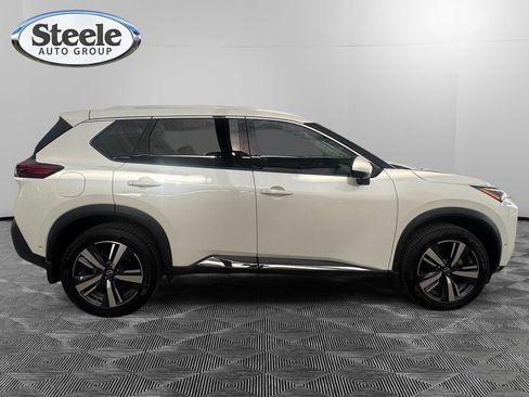 Used 2023 Nissan Rogue SL w/ SL Premium Package image 6