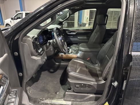 Used 2023 Chevrolet Silverado 1500 High Country w/ High Country Premium Package image 18