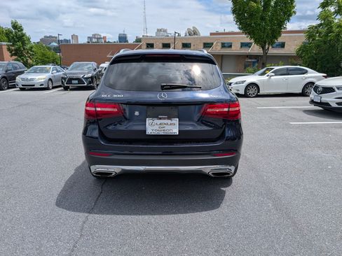 Used 2018 Mercedes-Benz GLC 300 4MATIC image 4