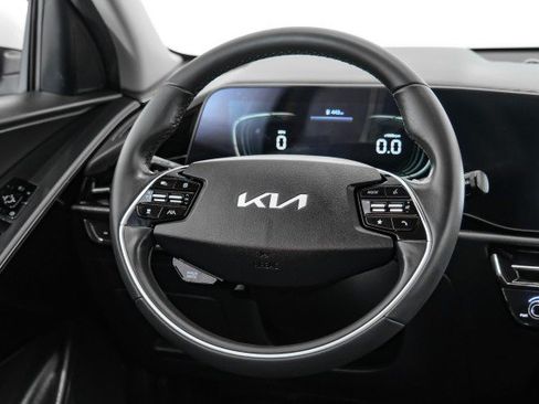 Used 2024 Kia Niro EX FWD image 14