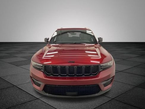 Used 2023 Jeep Grand Cherokee Altitude AWD/4WD image 2