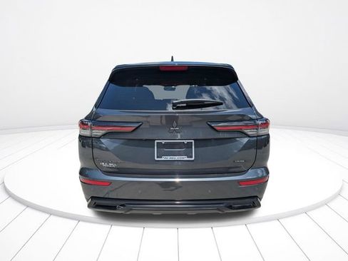 New 2026 Mitsubishi Outlander LE FWD image 5