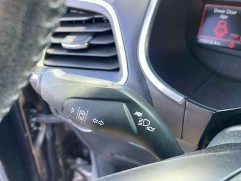 Used 2019 Ford Edge Titanium FWD image 19