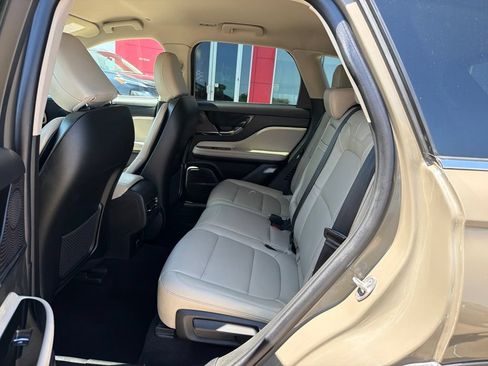 Used 2025 Lincoln Corsair FWD image 15