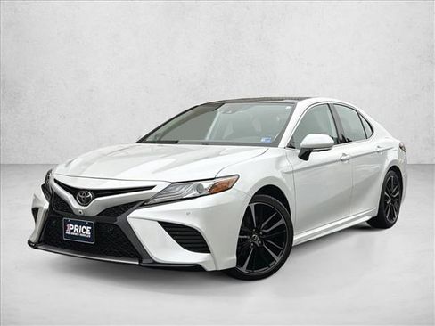 Used 2019 Toyota Camry XSE image 1