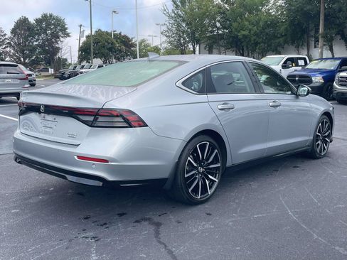 Used 2023 Honda Accord Touring image 7