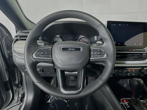Used 2025 Jeep Compass Limited AWD/4WD image 15