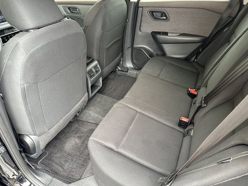 Used 2023 Nissan Rogue S image 27