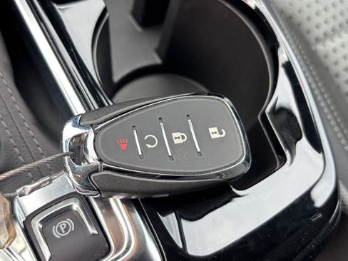 Used 2025 Chevrolet Trax LT image 26