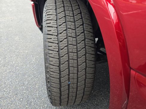 Used 2019 Ford F150 Platinum w/ Equipment Group 701A Luxury image 31