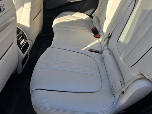 New 2026 BMW X7 M60i image 14