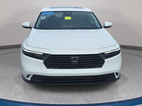 Used 2023 Honda Accord EX image 2