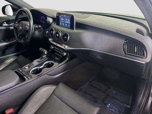 Used 2020 Kia Stinger GT-Line image 30