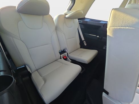 Used 2017 Volvo XC90 T6 Momentum w/ Vision Package AWD/4WD image 12