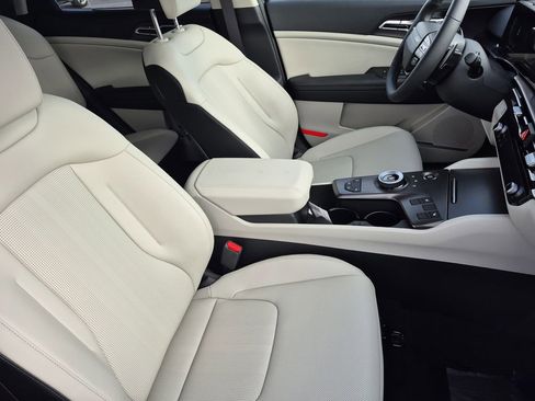 New 2026 Kia Sportage EX image 15