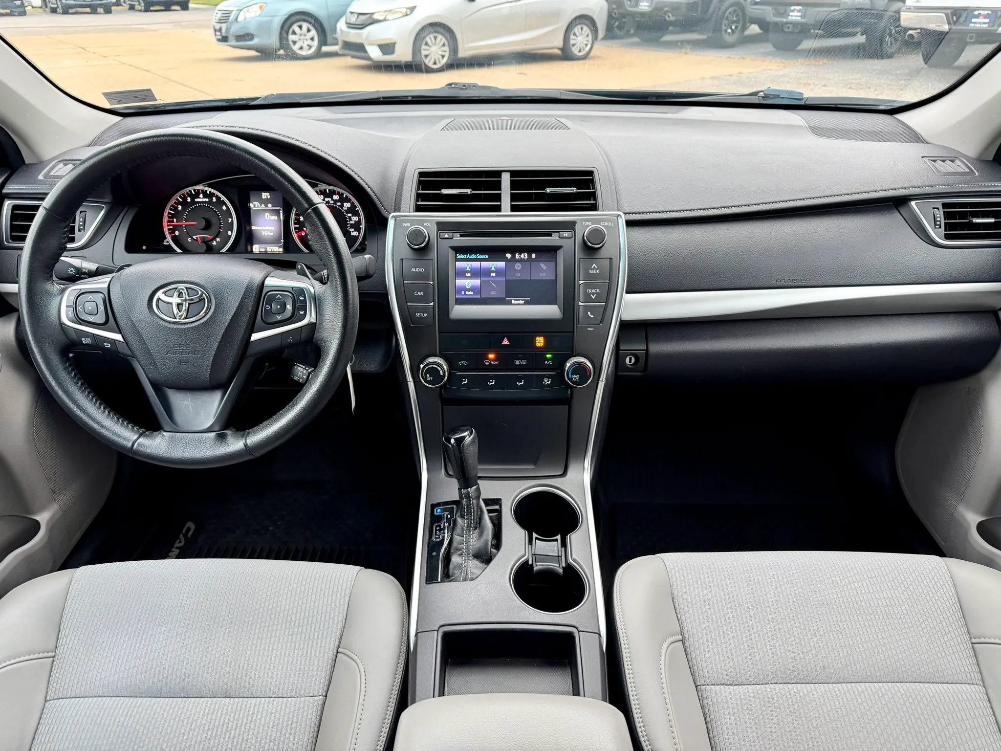 Used 2017 Toyota Camry SE FWD image 12