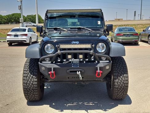 Used 2018 Jeep Wrangler Sport AWD/4WD image 10