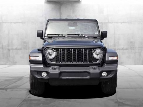 Used 2025 Jeep Wrangler Unlimited Sport AWD/4WD image 4