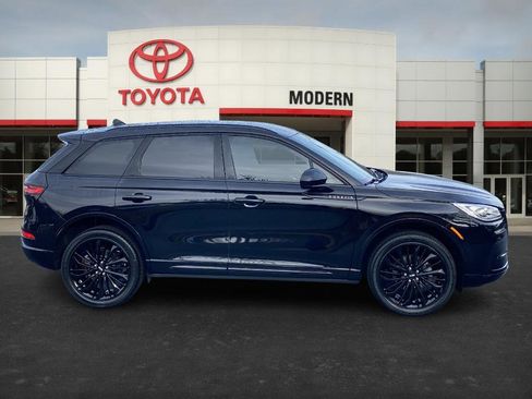 Used 2023 Lincoln Corsair Reserve w/ Jet Appearance Package image 4