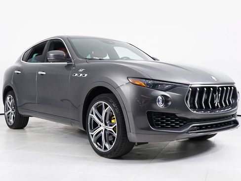 Used 2023 Maserati Levante GT AWD/4WD image 16