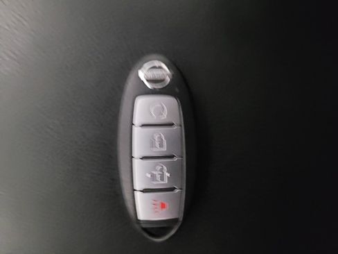 Used 2020 Nissan Pathfinder SV FWD image 32