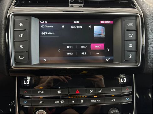 Used 2018 Jaguar XE Prestige AWD/4WD image 42
