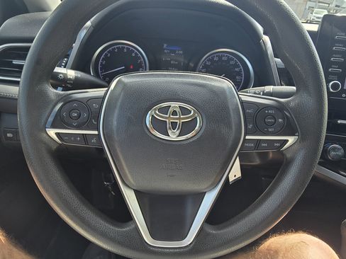 Used 2022 Toyota Camry LE image 10