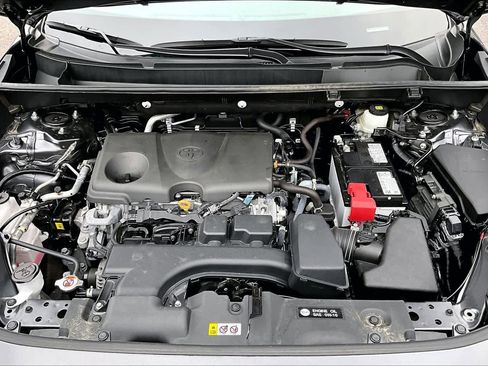 Certified 2025 Toyota RAV4 LE image 31