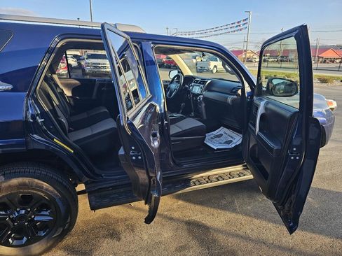 Used 2018 Toyota 4Runner SR5 image 7