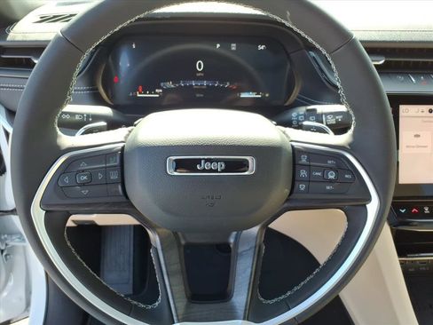 New 2026 Jeep Grand Cherokee Limited w/ Luxury Tech Group II image 12