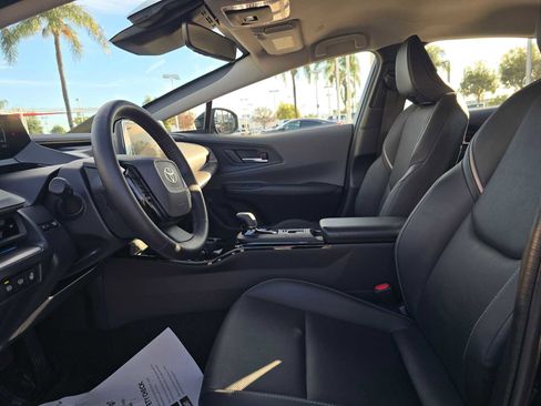 Used 2025 Toyota Prius XLE image 21