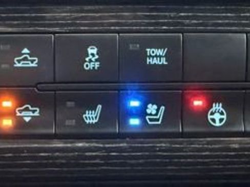 Used 2017 RAM 1500 Limited image 32