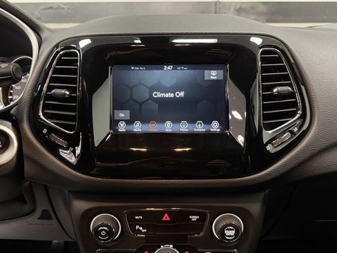 Used 2020 Jeep Compass Latitude image 29