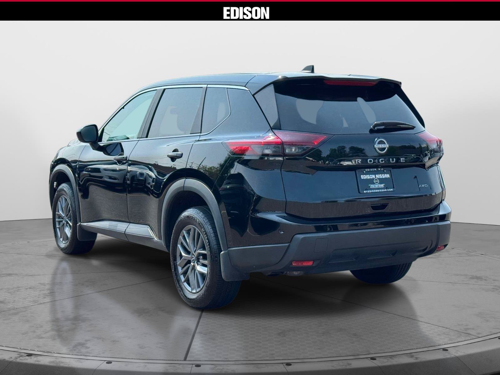 Used 2026 Nissan Rogue S AWD/4WD image 3