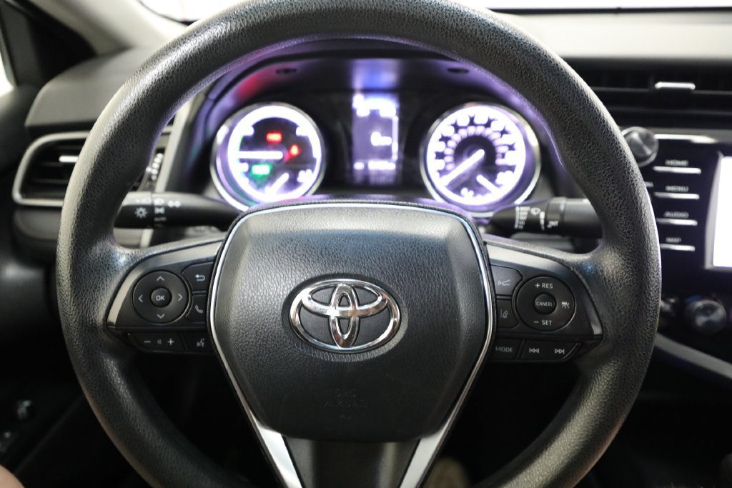 Used 2020 Toyota Camry LE FWD image 3