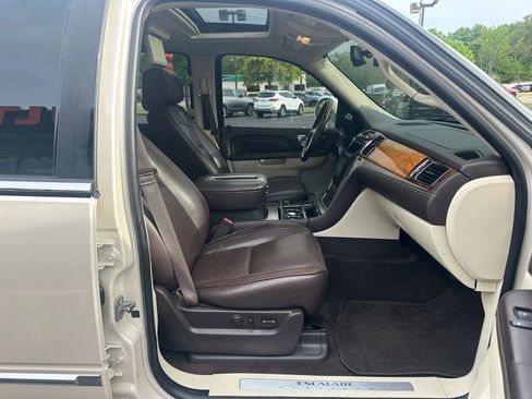 Used 2013 Cadillac Escalade Platinum AWD/4WD image 15