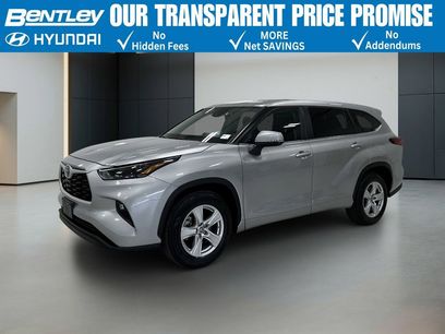 Used 2023 Toyota Highlander LE